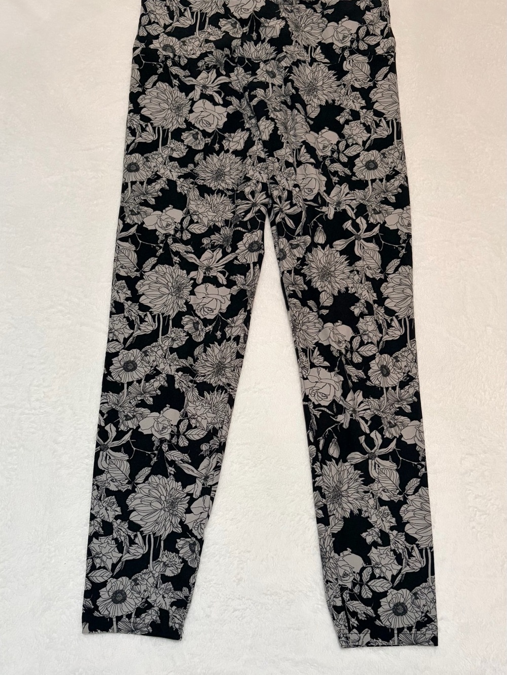 Women’s Black Floral Print Leggings